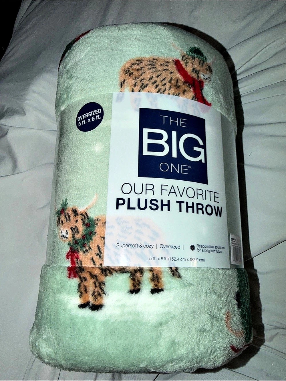 The Big One Oversized Supersoft Plush Throw - Highland Cows Holiday Print